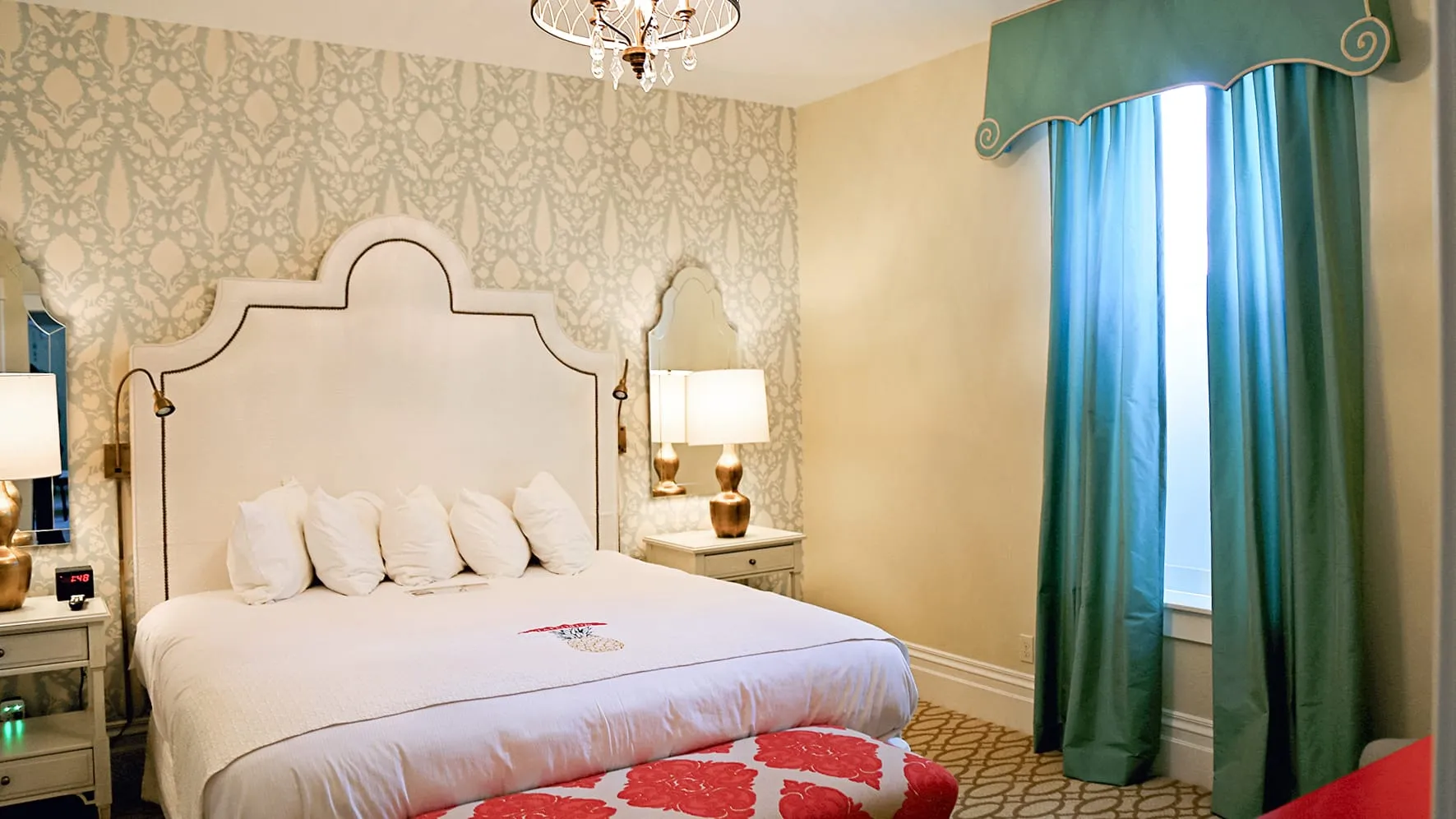 Hotel bedroom with single king size bed.